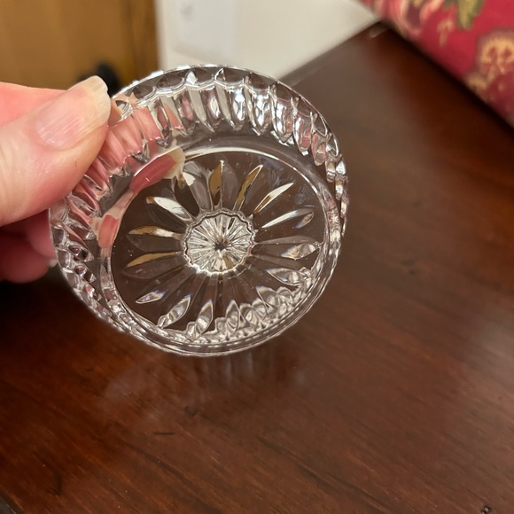 Crystal Ring Holder - Picture 2 of 3
